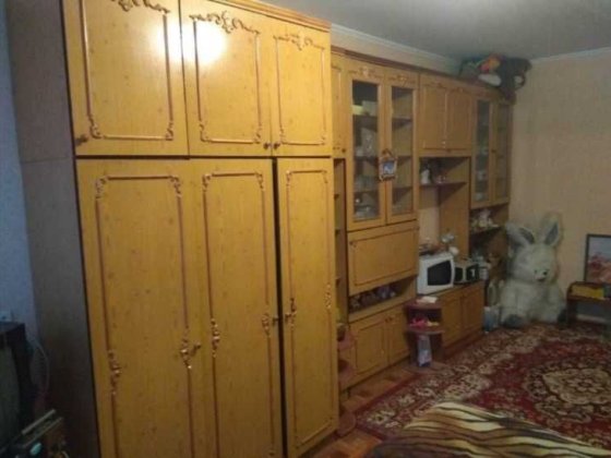 Кім біля ринку Урожай, без власників