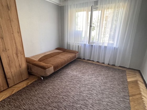 Здам кімнату для дівчини ! Сятошинський район Київ