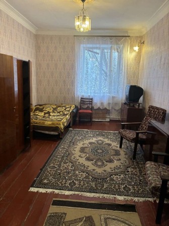 Здається кімната  в гуртожитку - фото 1