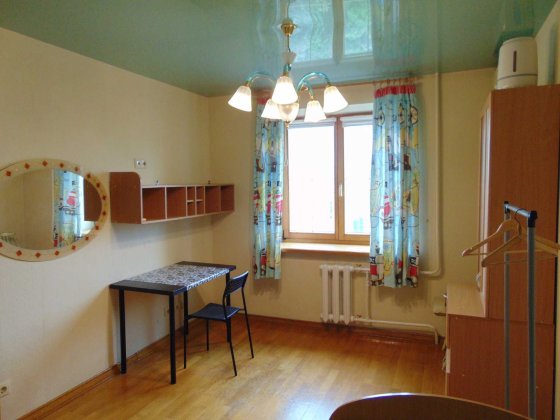 Здається кімната для дівчини, у великій 3-кімнатній квартирі. Киев