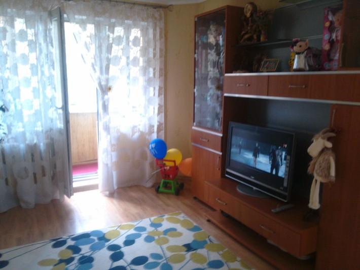 Сдается комната в квартире с хозяйкой для девушки - фото 1