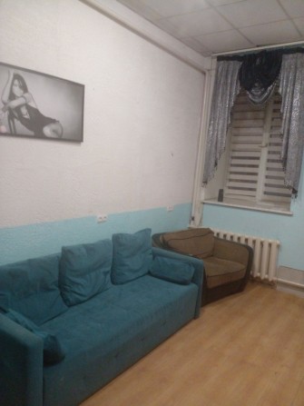 Сдам комнату в коммуне в центре города! - фото 1