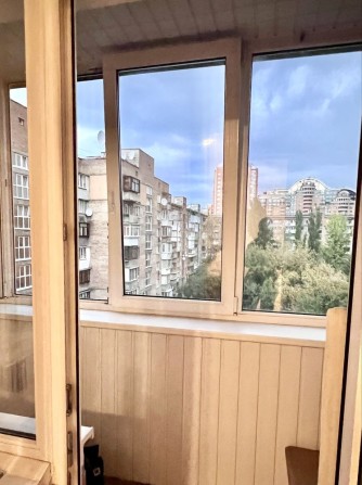 Срочно! Комната в трехкомнатной квартире/Печерск/ б. Леси Ураинки - фото 1