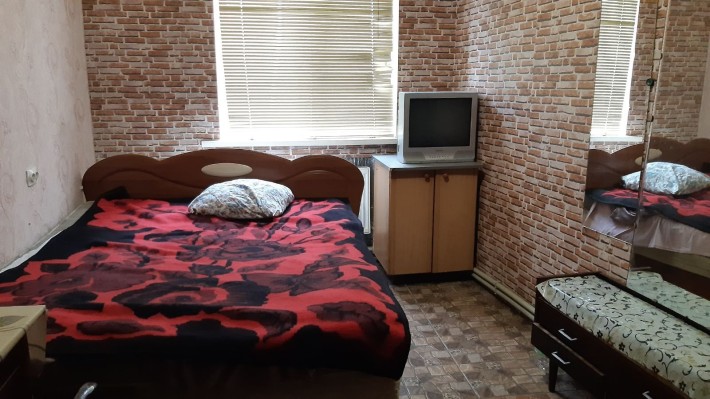 Сдам комнату в частном доме (10 мин. м. Левада (Гагарина) - фото 1