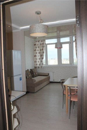 Сдам долгосрочно 1-но комнатную квартиру 50кв.м., генератор - фото 1