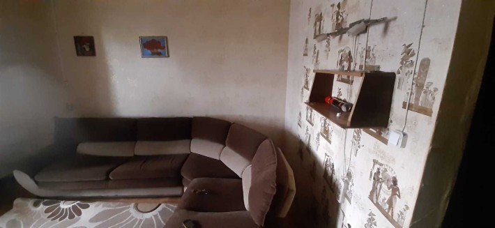 Сдам большую комнату в коммуне,ул.Бригадная,вся мебель есть,3000грн - фото 1