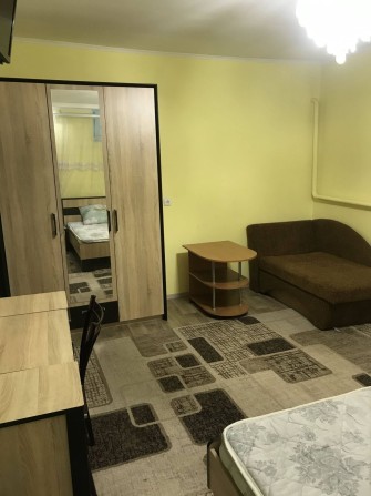 Сдам кімнату для працюючої жінки ( спокійний район ,  без підтоплень ) - фото 1