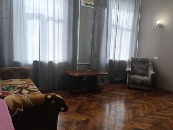 Кімнати в комуні на довгостроково ,біля Дерибасівської  ,поруч книжка Одесса