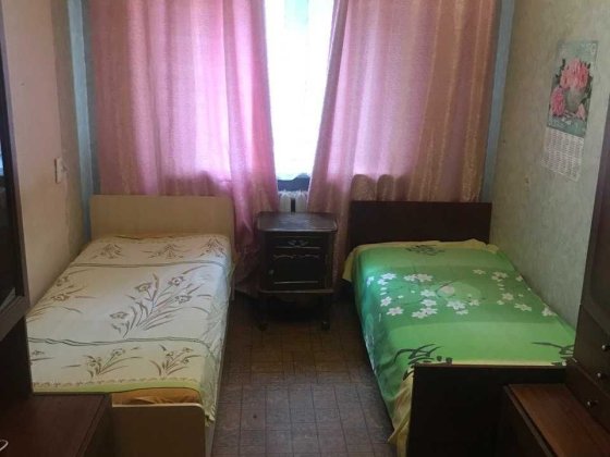 Здам місце в  кімнаті для жінок біля метро Вокзальна Київ