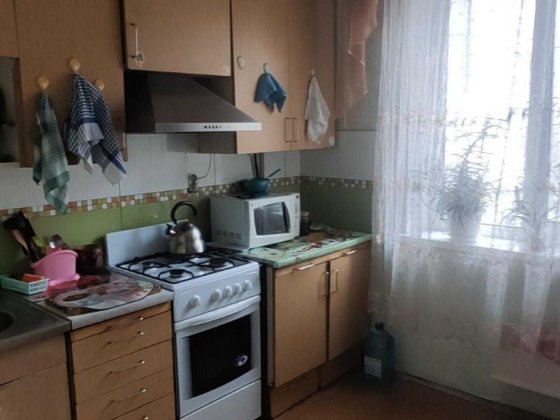 Тростянецька 5а, оренда кімнати в прострій квартирі, невисокий поверх! Київ