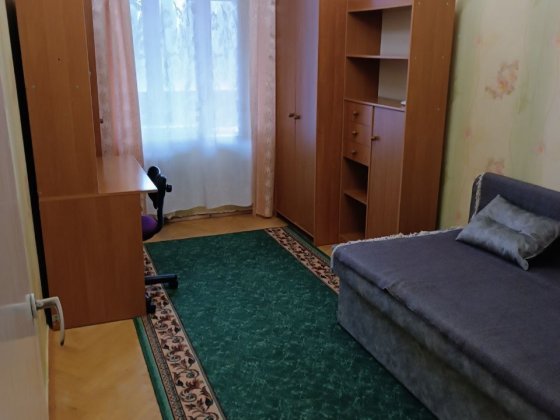 Здається кімната у 4 кімнатній квартирі Київ