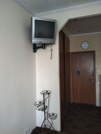 Здам кімнату в комунальній квартирі,ціна вказана з ком.послугами - фото 1