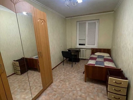 здається кімната без проживання хазяїв в квартирі,метро Лісова Київ