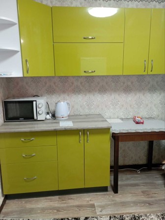 Аккуратная комната в сем. общежитии/Цена с учётом ком. услуг. - фото 1