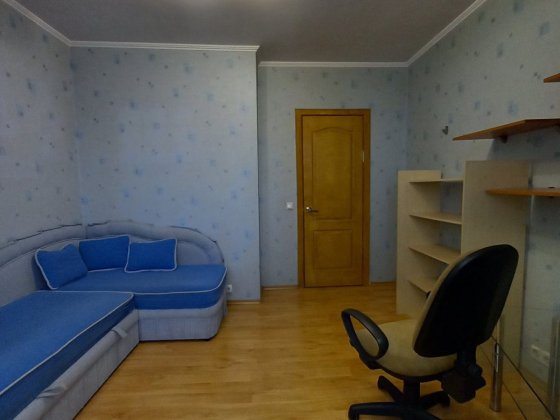 Здається кімната на Мінській Київ