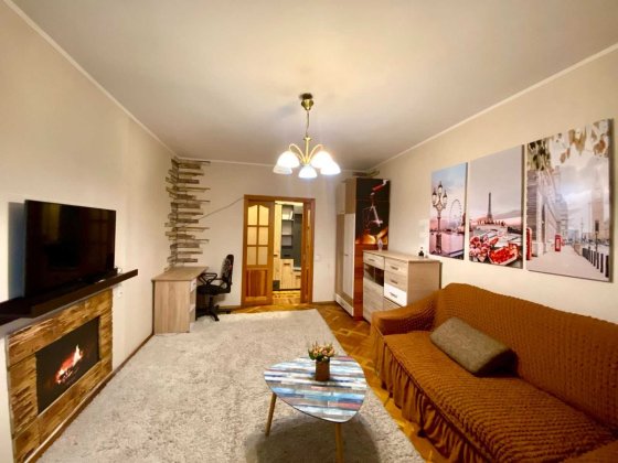 Здам затишну кімнату біля м. Житомирська, червона гілка Київ