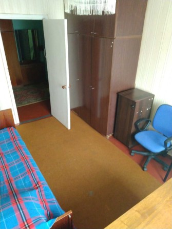 Сдам комнату парню по ул. Ревуцкого (Рядом метро) - фото 1