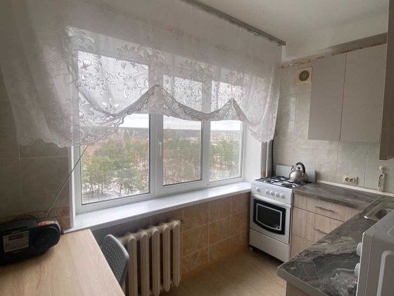 Вул. Кубанської України. б.15/13, гарна квартира біля  м. Лісова! Київ