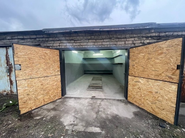 Сдам гараж на соцгороде. Напротив гостиницы Родина - фото 1