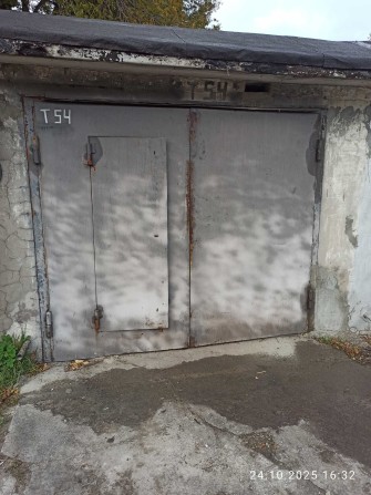 Гараж большой на 2 машины или склада можно на месяц - фото 1