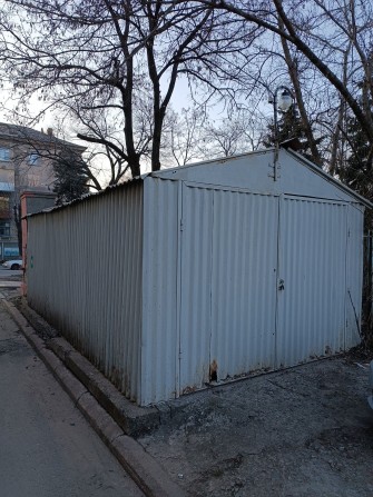 СДАМ гараж в центре площади - фото 1