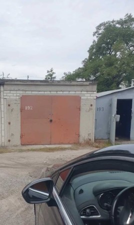 Гараж цегловий ,коператив Крюківський. - фото 1