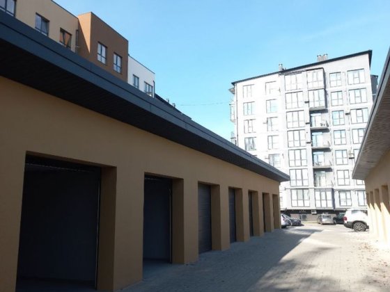 Оренда гаража ( для електромобіля) поряд Щасливе на Чорновола 94 Рівне