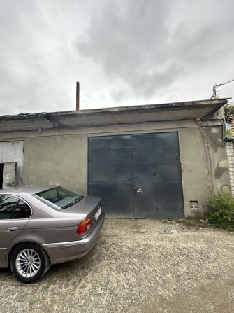 Гараж 60 квадратних метрів - фото 1