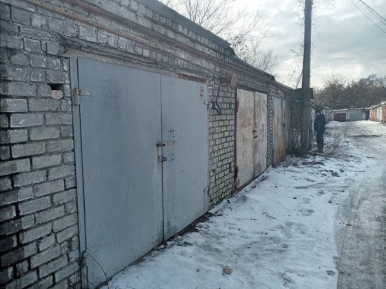 Сдам гараж ГК КИПАРИС ,памятник Славы Днепр