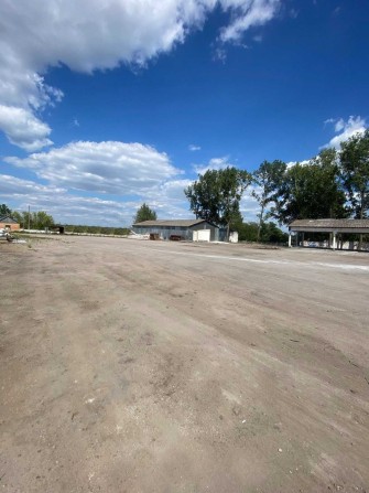 Сдам место для грузовых авто, техники  Охраняется территория - фото 1