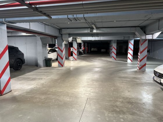 Аренда паркомісця  на Жуковського,3Г Днепр