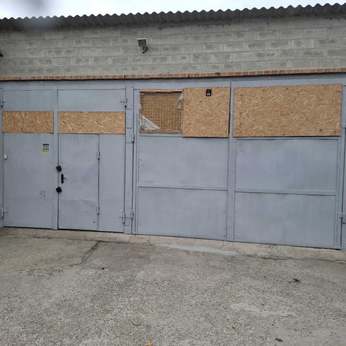 Сдам часть капитального гаража. - фото 1