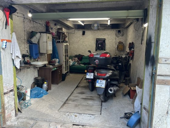 Місце для мотоцикла на зиму Львов