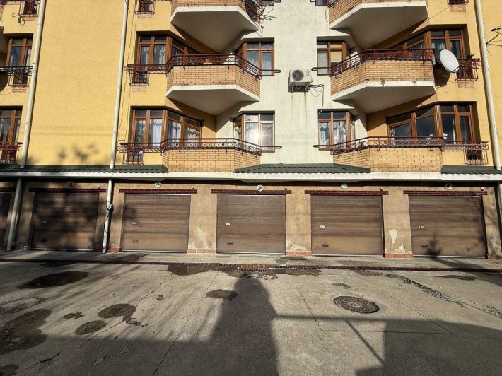 Оренда паркінгу, гаражу вул. Замарстинівська 240 - фото 1