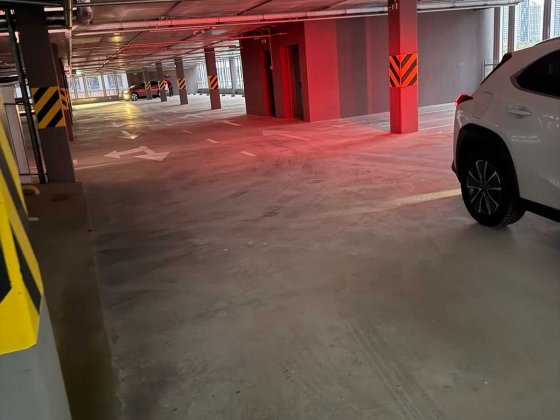 Оренда паркомісця Варшавський 3 Киев