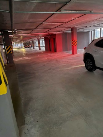 Оренда паркомісця Варшавський 3 - фото 1