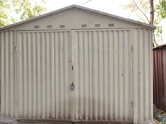 Сдам металлический гараж возле ст. Левада,метро 10 мин.пешком Харьков