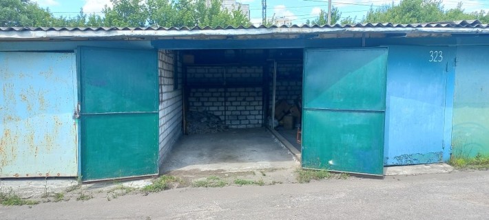 Танкопия Каденюка 12 новые дома кирпичный гараж стоянка парковка - фото 1