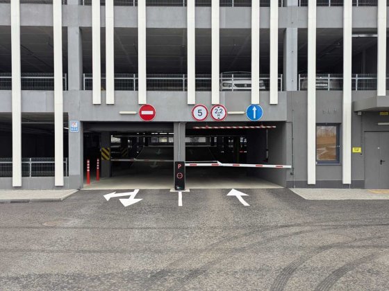 Оренда паркомісця | ЖК Варшавський 3 | Паркінг 7.9 | -1 пов. | Розетка Киев