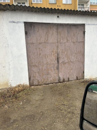 Оренда гаража біля чеських будинків - фото 1