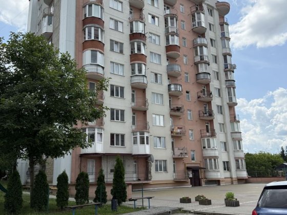 Паркомісце на 2 авто Чернівецька Петриків