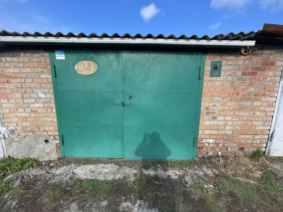 гараж 4х7.5підшитий Умань