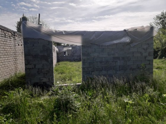 Недостроенний бокс на теретории гаражного кооператива Кременчук