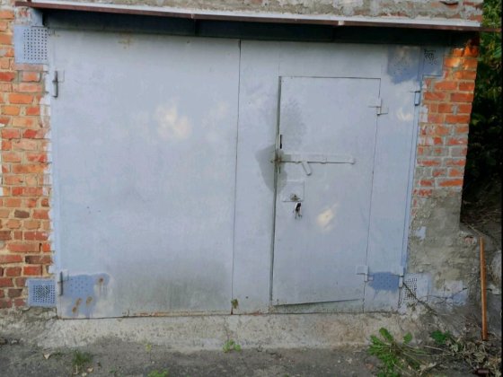 Гараж разом з авто Суми