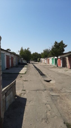 Продам  гараж Автолюбитель кооп на Филатова охрана рядом асфальт - фото 1