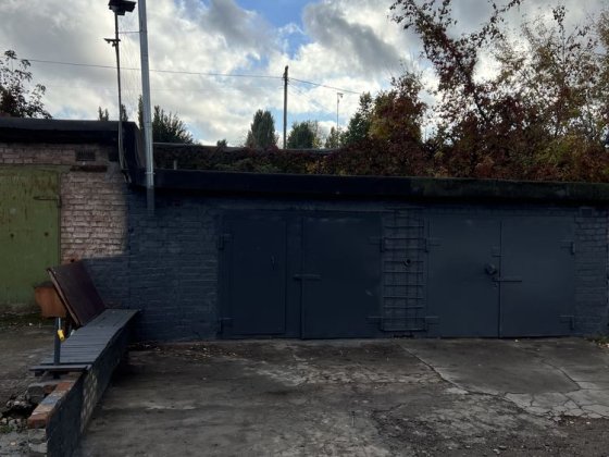 Продам хороший сухой гараж на 97 кв,Кооператив Кубанский ! Кривий Ріг