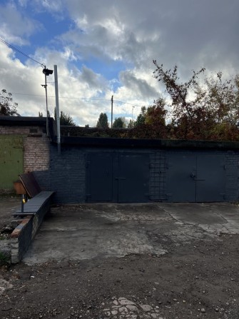 Продам хороший сухой гараж на 97 кв,Кооператив Кубанский ! - фото 1