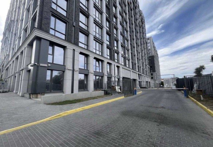 Продам просторный паркинг в ЖК Женева! - фото 1