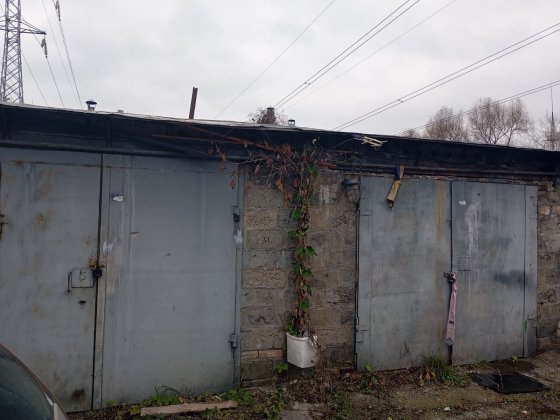 Продаєця Двойний гараж видубичі Киев