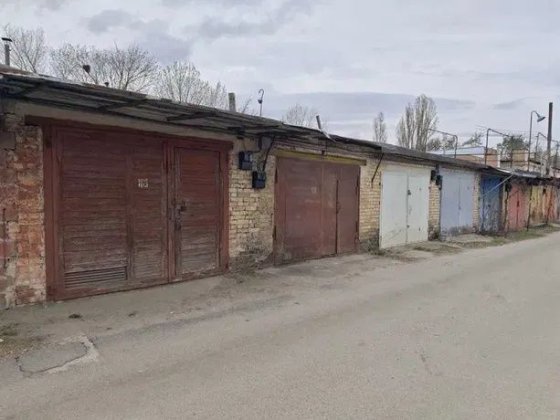 Продам капітальний цегляний гараж Київ